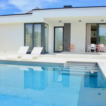 Sunny Garden Barbat na Rabu