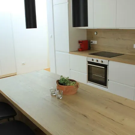 فيلة Sunny Garden